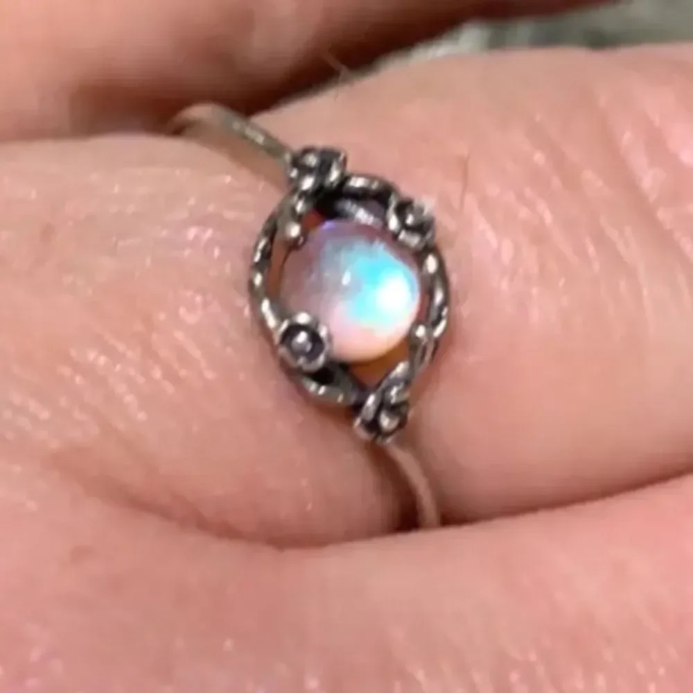 925 sterling moonstone ring sz 6
